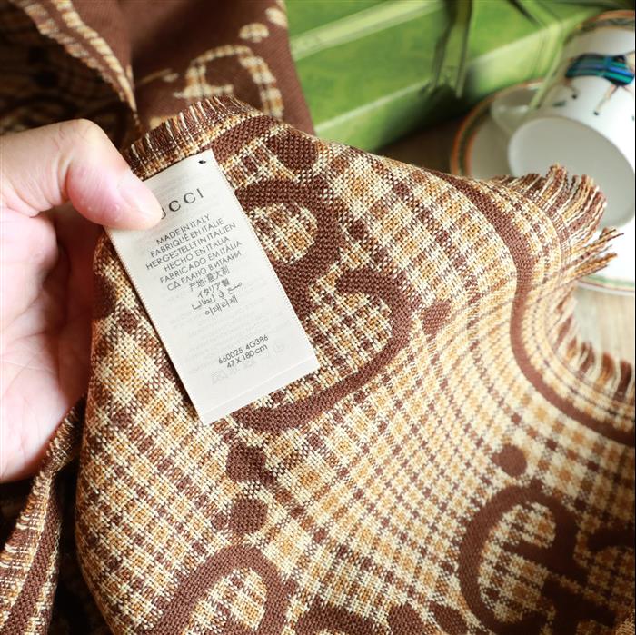 2026116111638943 380